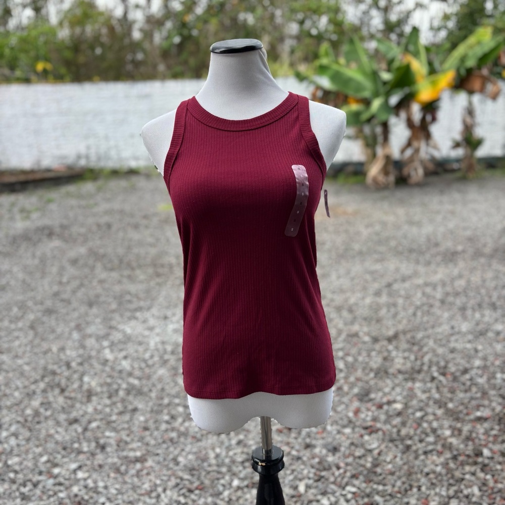NWT GAP High Neck Ribbed Tank Top • Red Delicious